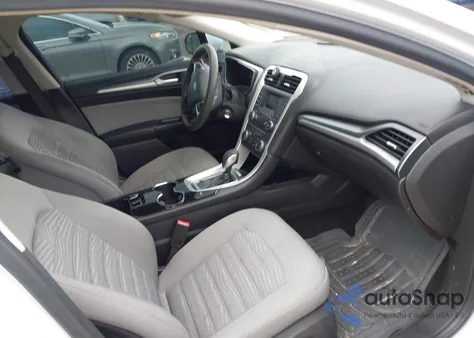 2016 Ford Fusion Hybrid S z USA, uszkodzony, nr VIN 3FA6P0UU8GR292712